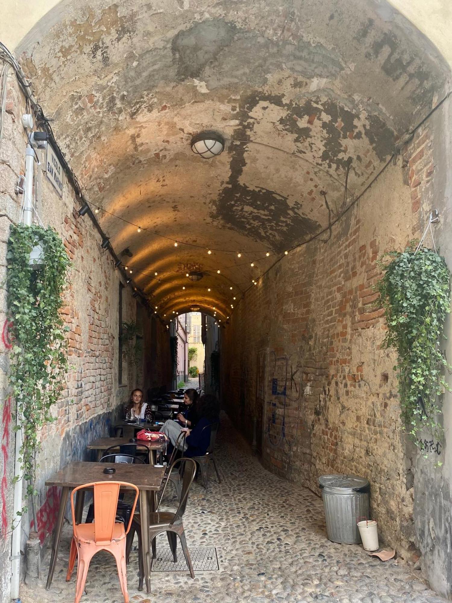 Wanderlust Splendido Appartamento In Centro Pavia Exterior photo